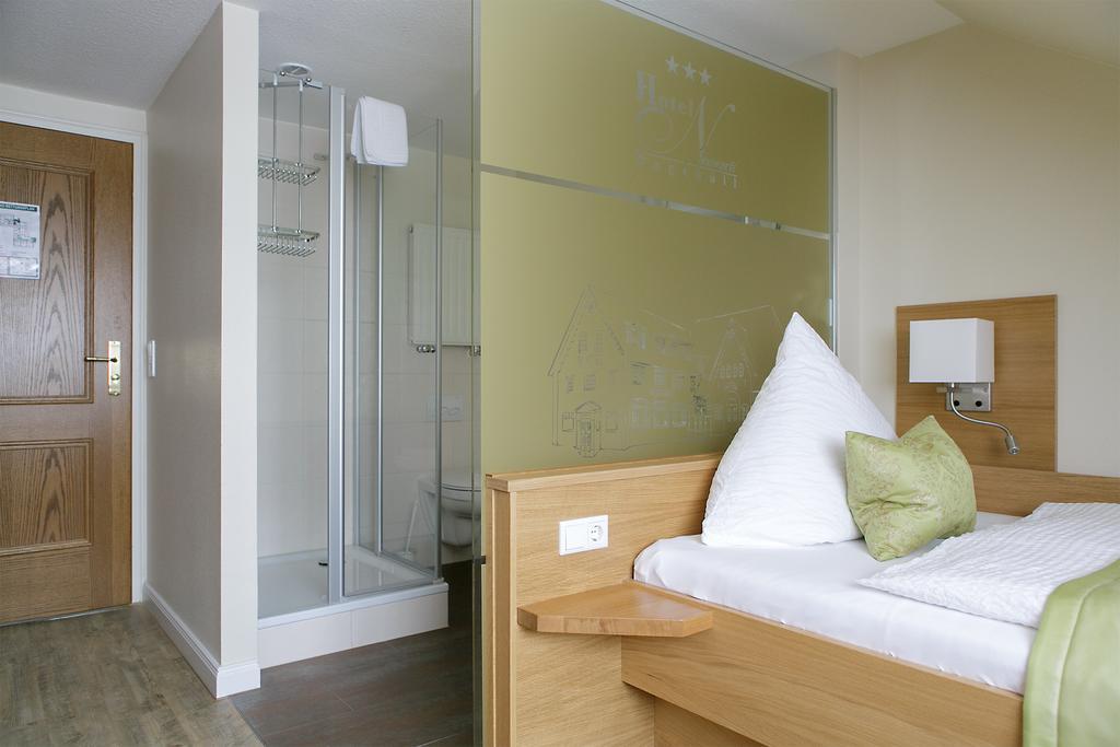 Hotel Neuwarft Altbau Dagebuell Room photo